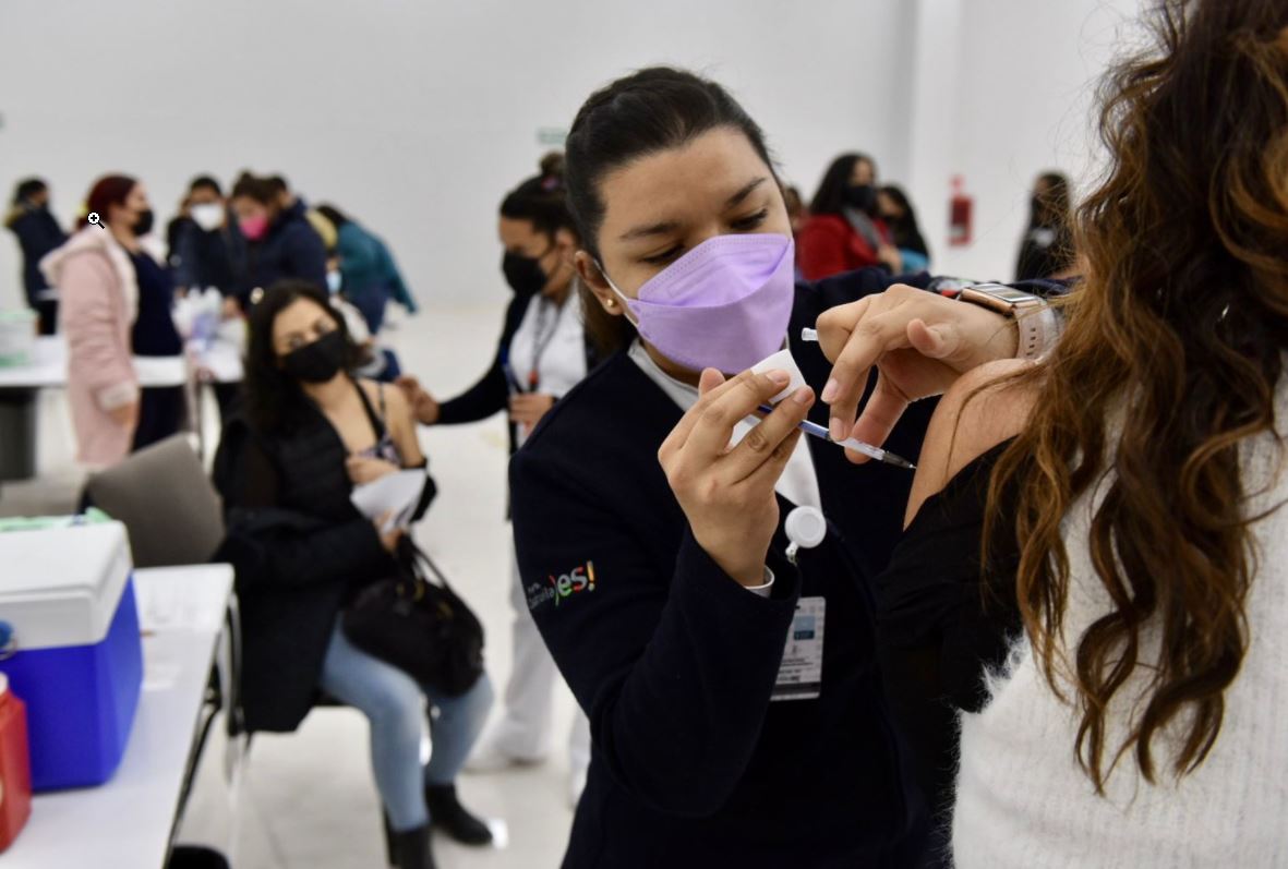 Anuncian segunda jornada de vacunación antiCOVID para docentes en Coahuila