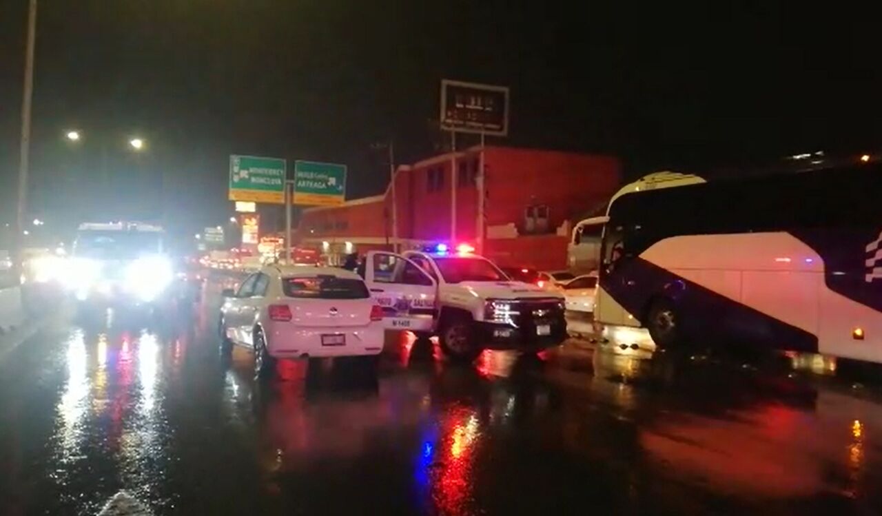 Lluvias provocan accidente de 6 vehículos en Saltillo