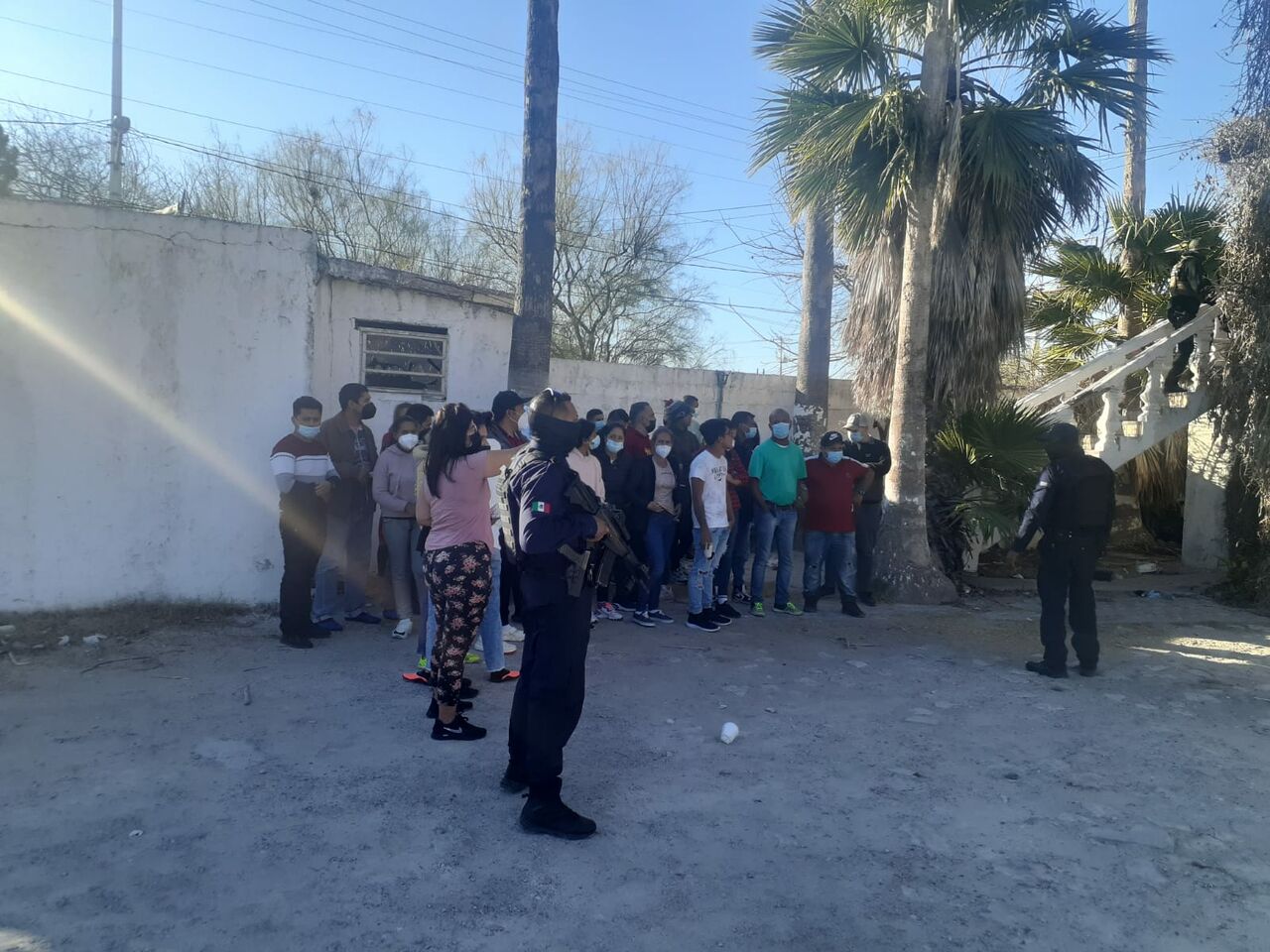 Localizan a más de 100 migrantes en hotel de Piedras Negras