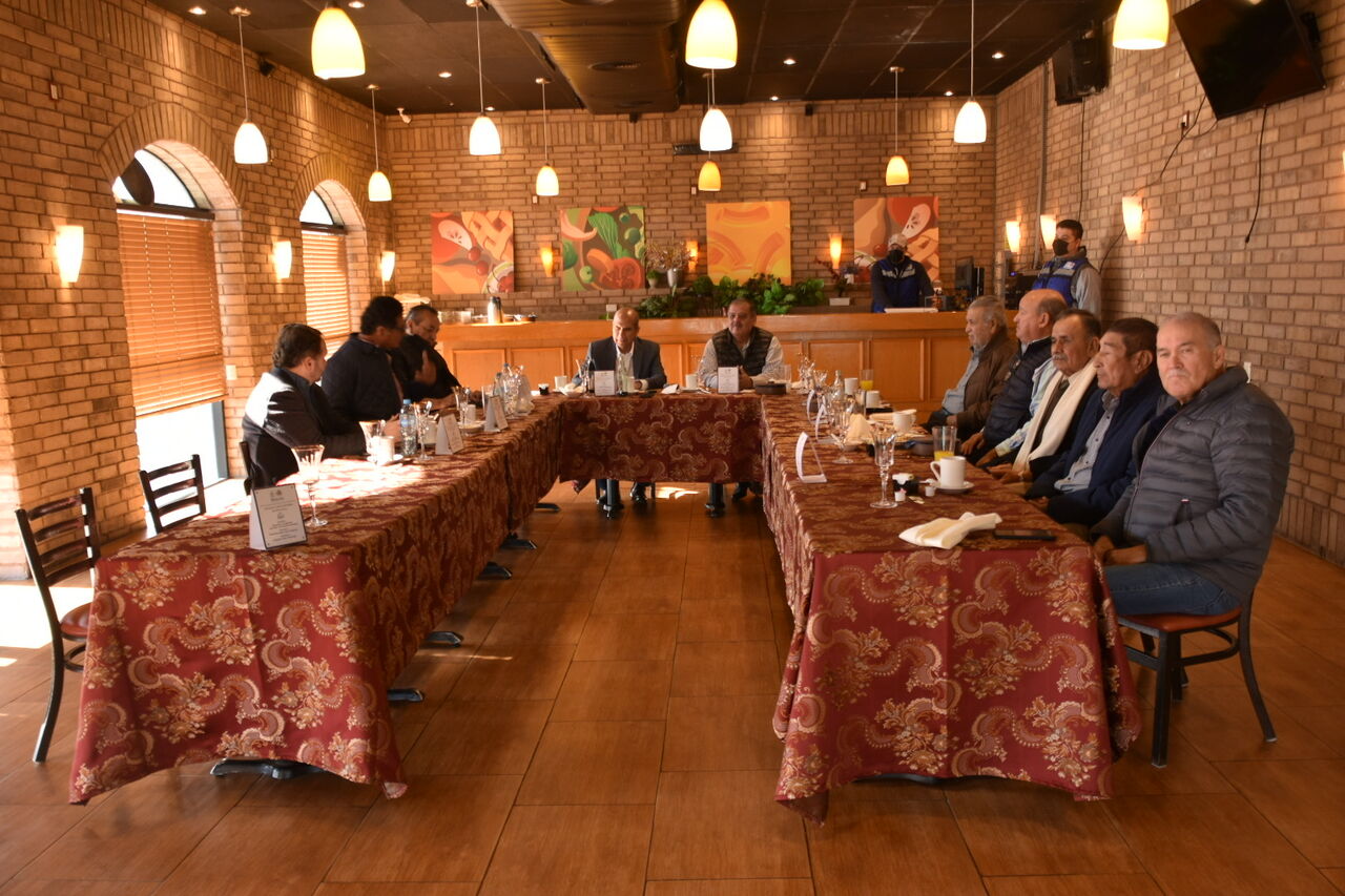 Alcalde de Monclova se reúne con expresidentes municipales