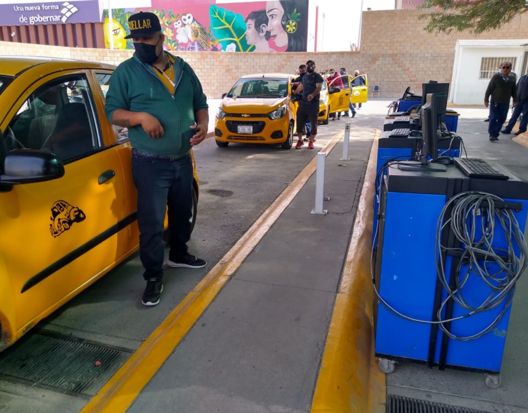 Por revisión de software, sigue suspendida verificación ambiental de vehículos en Torreón