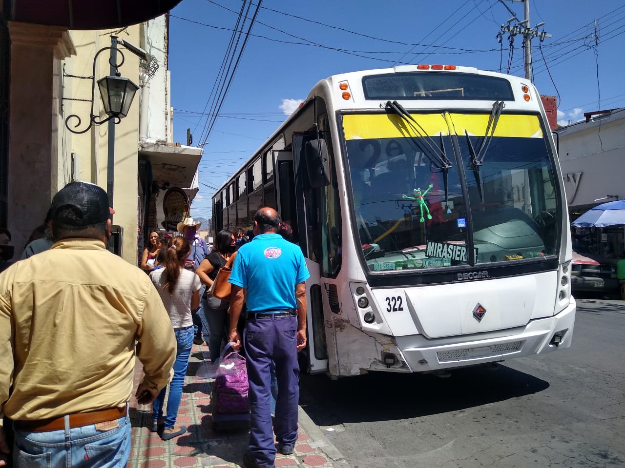 Ciudadanos demandan transporte urbano para dos colonias en Saltillo