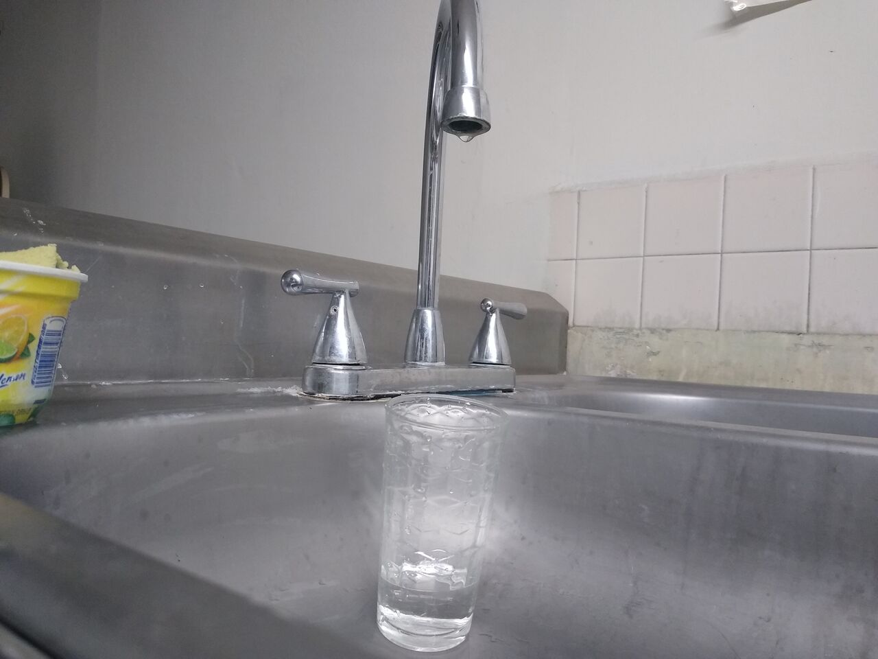 Reportan falta de agua en colonias de Saltillo