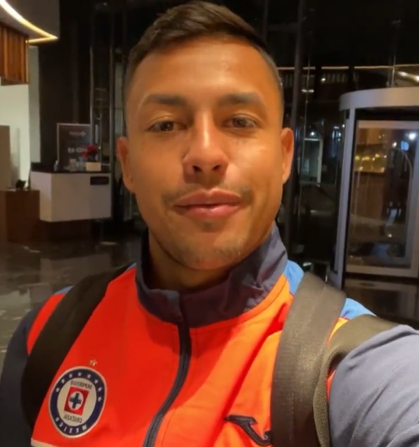 Ángel Romero se reporta como refuerzo del Cruz Azul