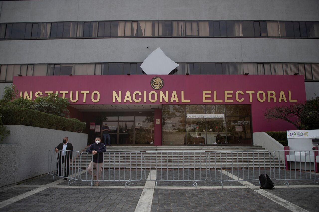 Reforma electoral eliminará gastos excesivos del INE: AMLO