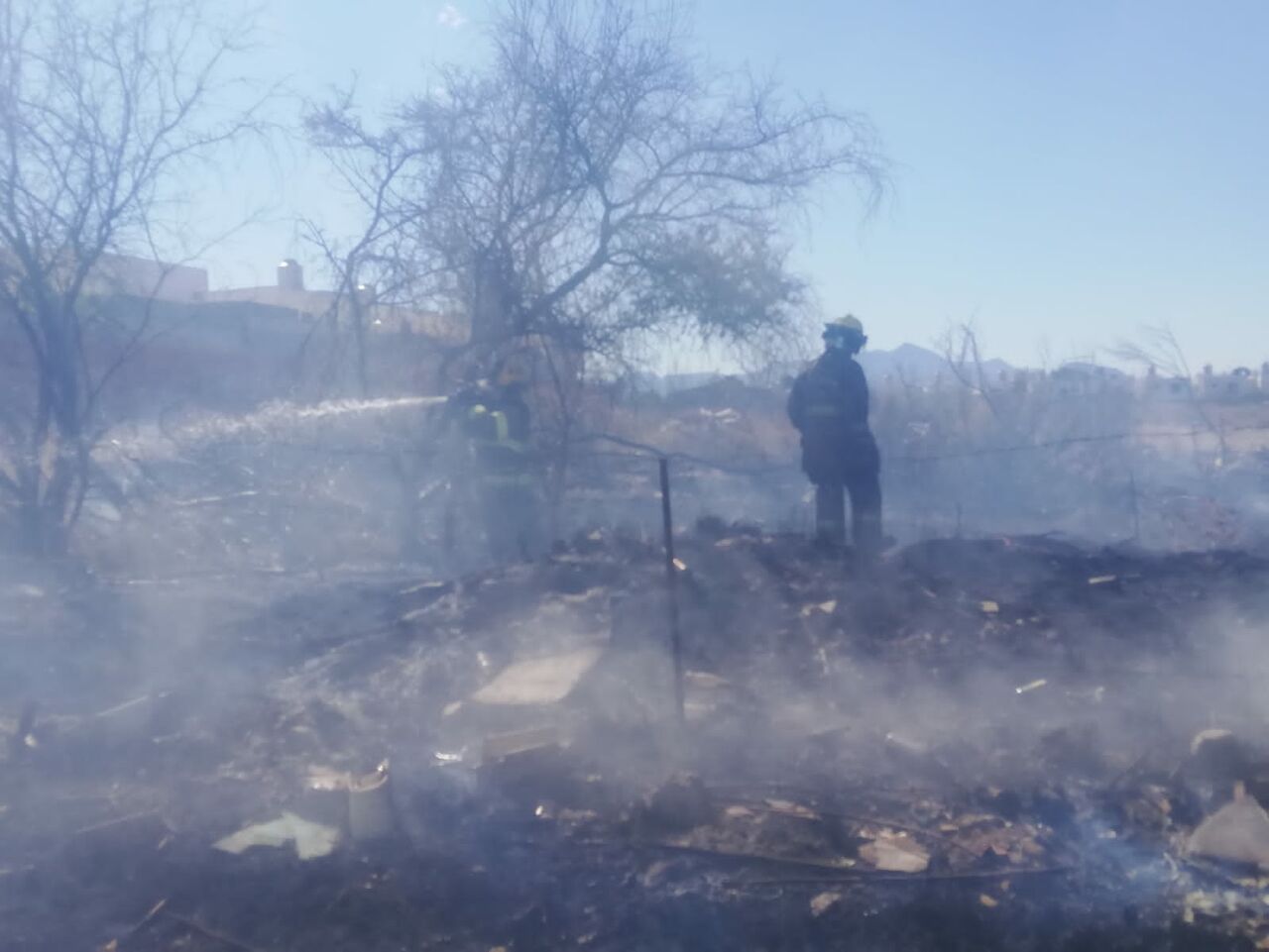 Se incendia baldío en colonia de Saltillo por tercera vez en menos de una semana