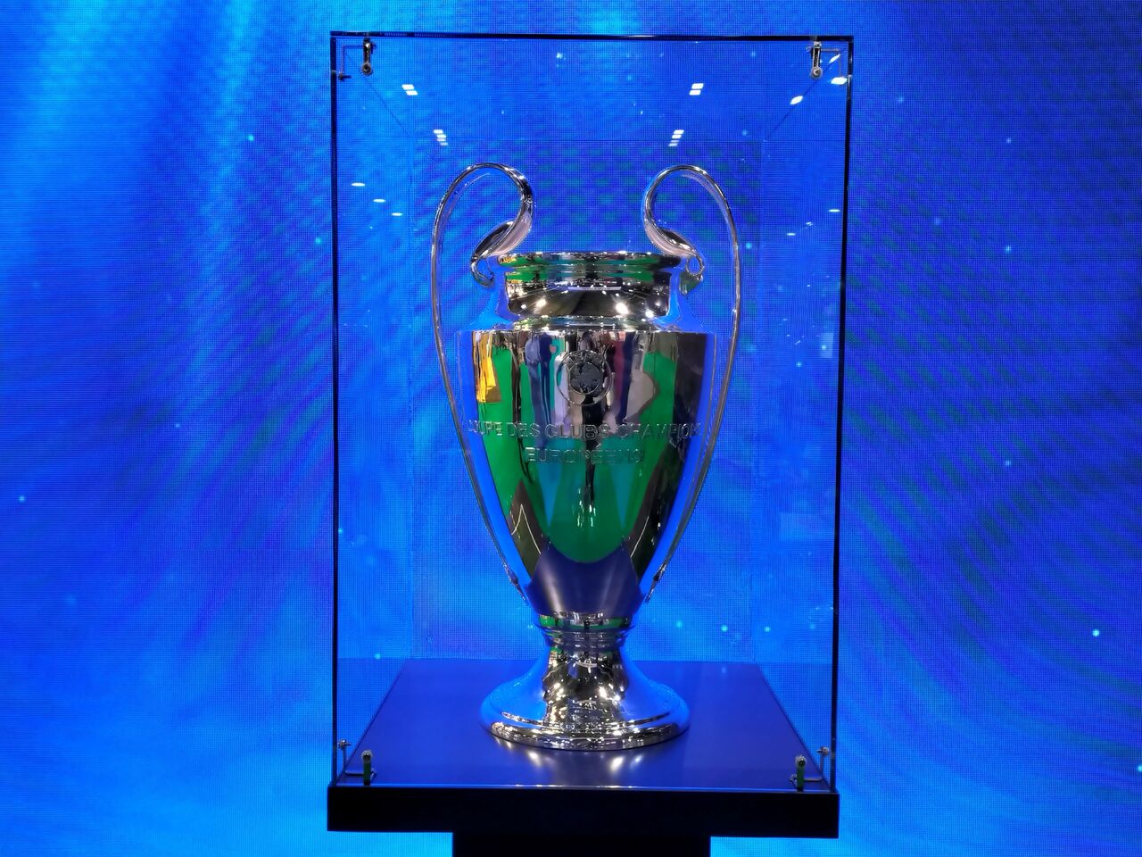 Por conflicto Rusia Ucrania, UEFA cambiaría de sede final de Champions League