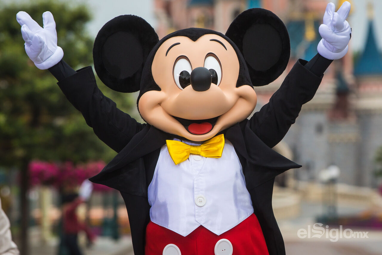 Francisco Colmero celebra 90 años de dar voz a 'Mickey Mouse'