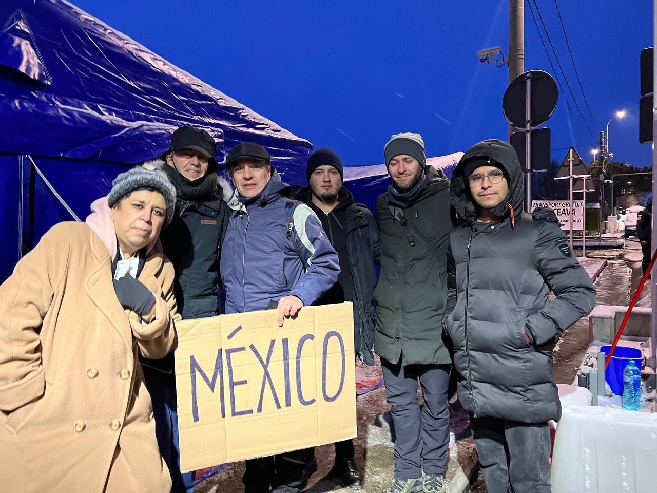 Mexicanos evacuados de Ucrania están por regresar, anuncia AMLO