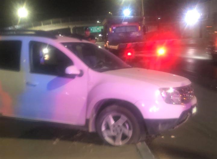 Automovilista ebrio atropella a un perro y pierde el control en Torreón