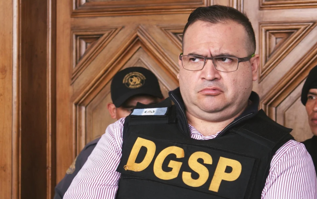 Nuevo revés a Javier Duarte; juez le niega amparo contra cualquier orden de captura