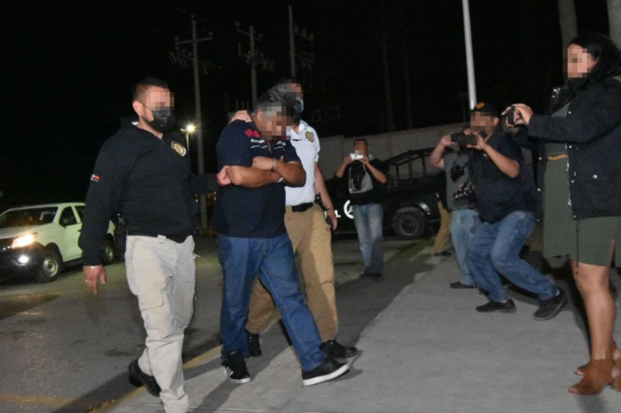Presentan a 'pollero' que presuntamente abandonó a 160 migrantes en Monclova; lo procesarán por homicidio