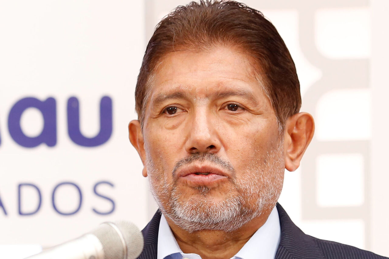 Juan Osorio sale en defensa de su hijo Emilio tras criticas por su interpretación de Alejandro Fernández