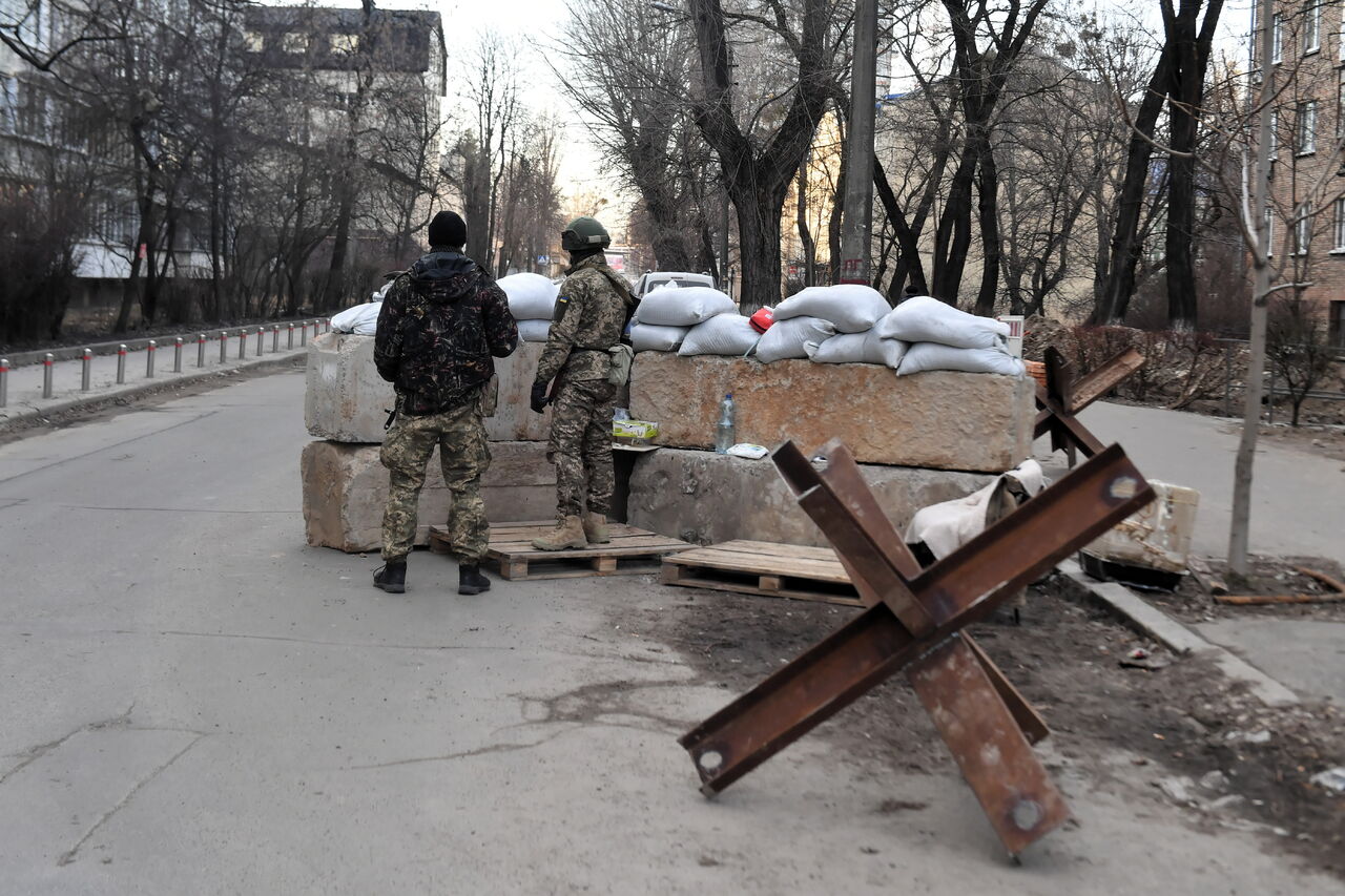 Ucrania frena avance ruso; dos rutas principales de ataque están bloqueadas