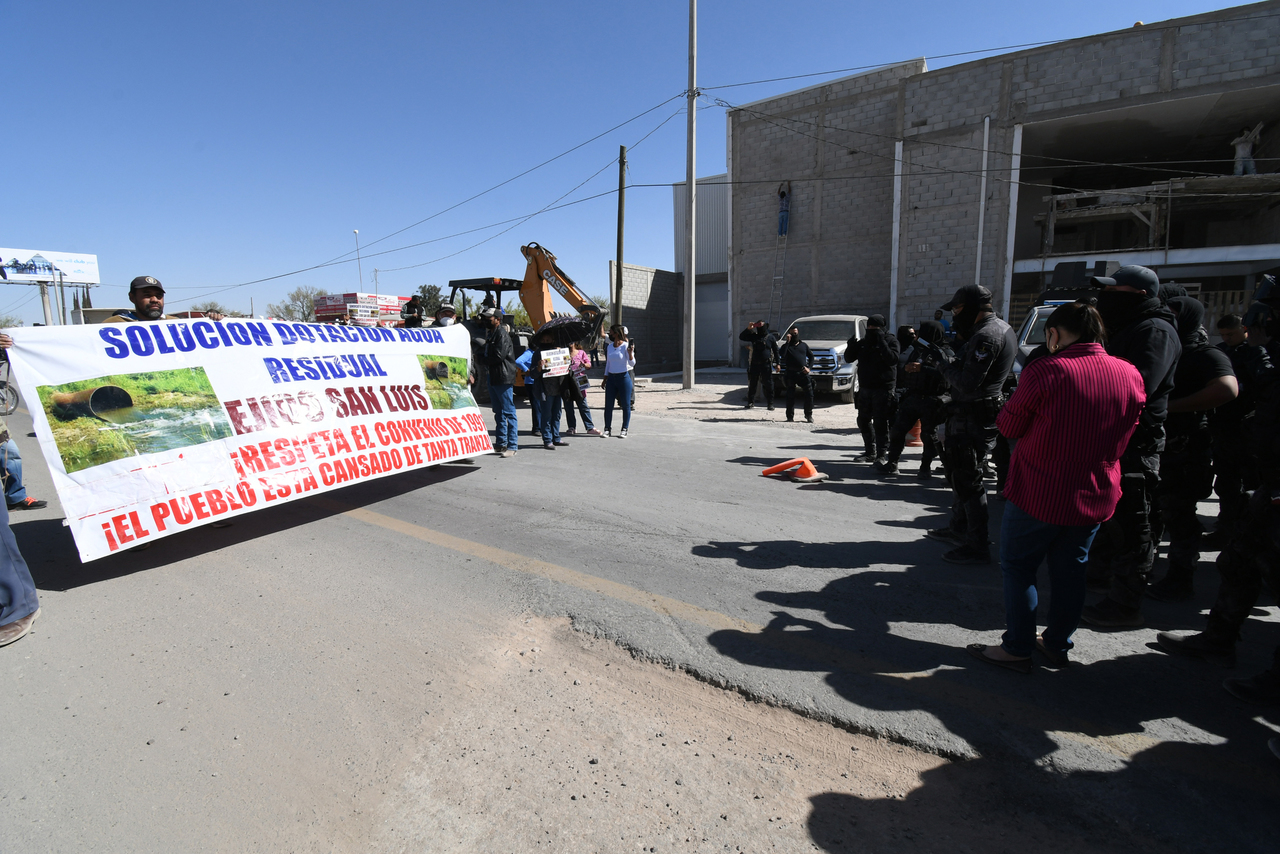 Simas Torreón explica cancelación de colectores de agua tras manifestación
