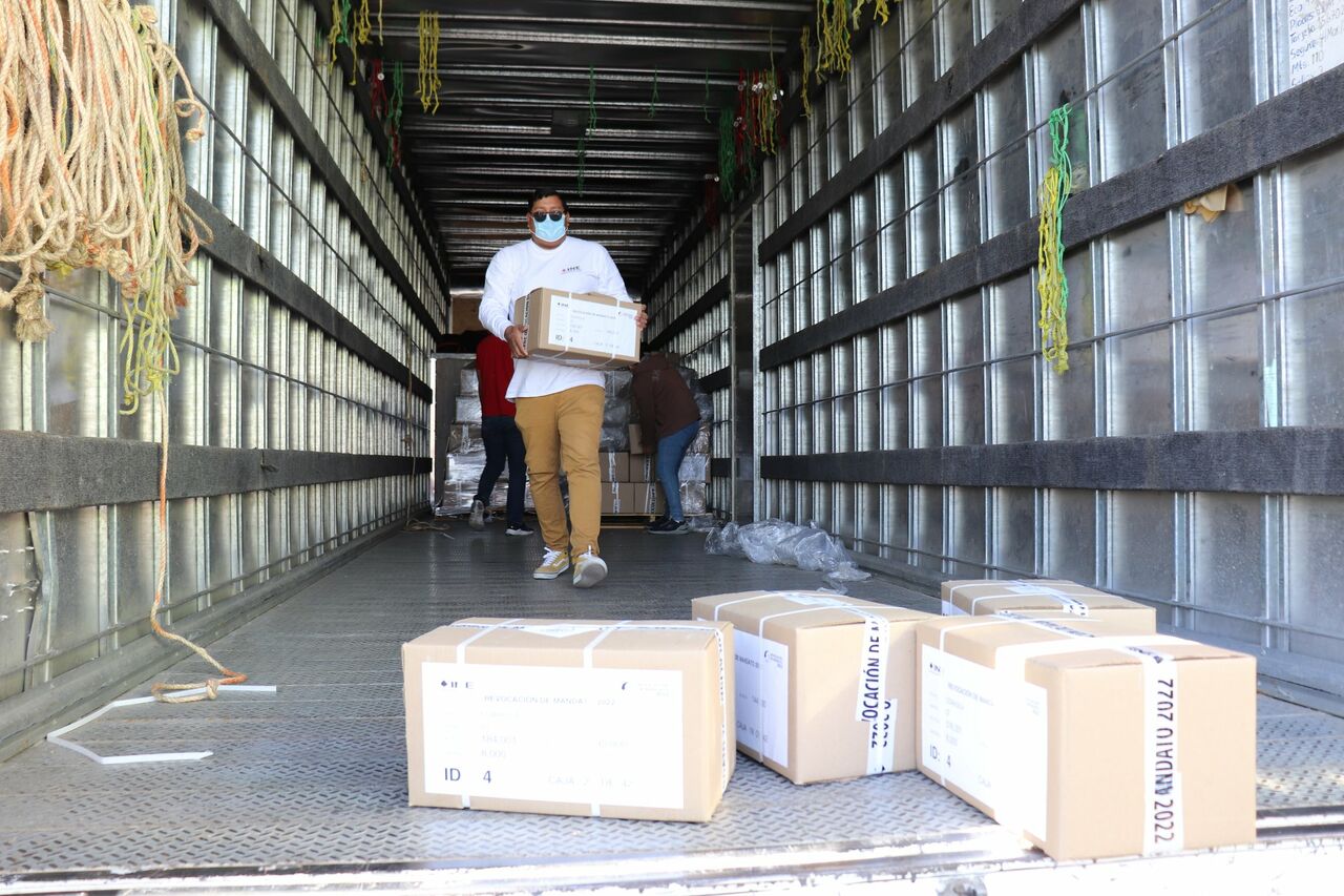Inicia arribo de material electoral a los siete Consejos Distritales en Coahuila para Revocación de Mandato