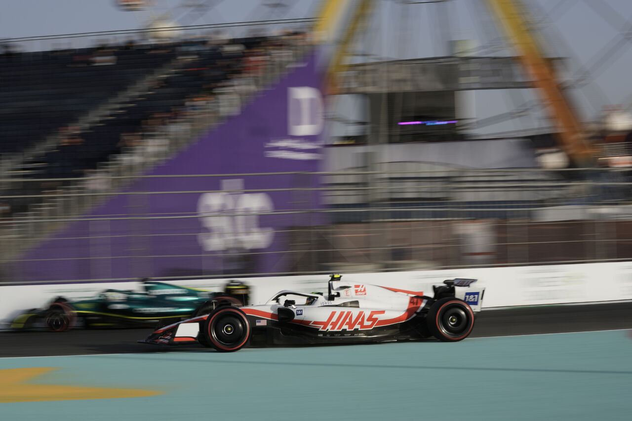 Accidente de Mick Schumacher interrumpe clasificación del Gran Premio de Arabia