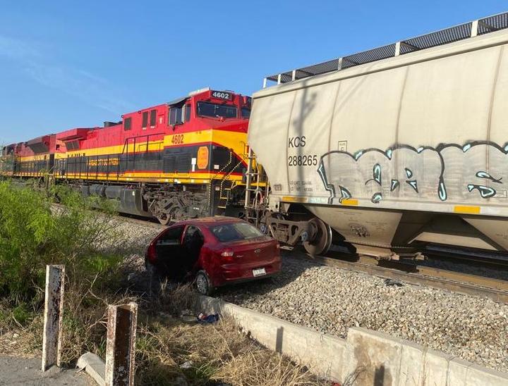 Se lo lleva el tren en Saltillo… tras falla en motor