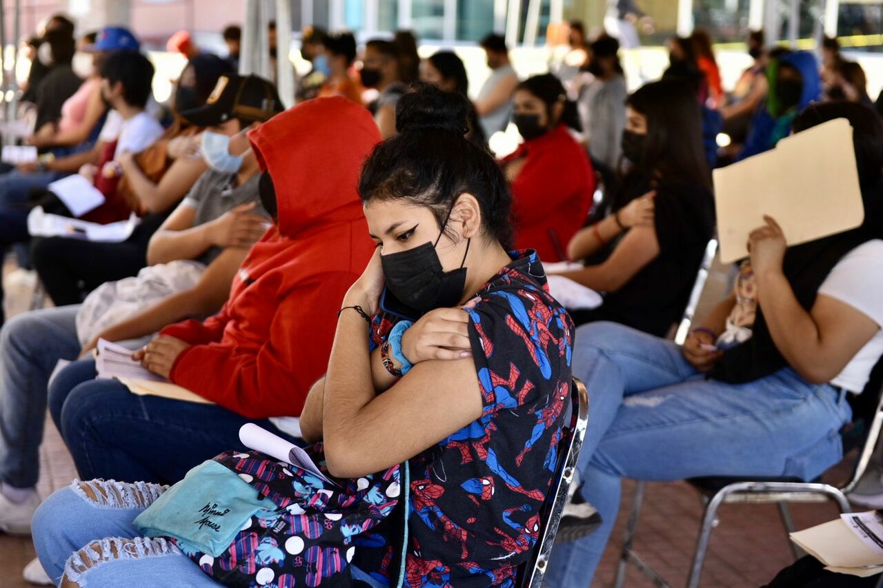Continúan jornadas de vacunación antiCOVID para rezagados en Coahuila; se aplica AstraZeneca