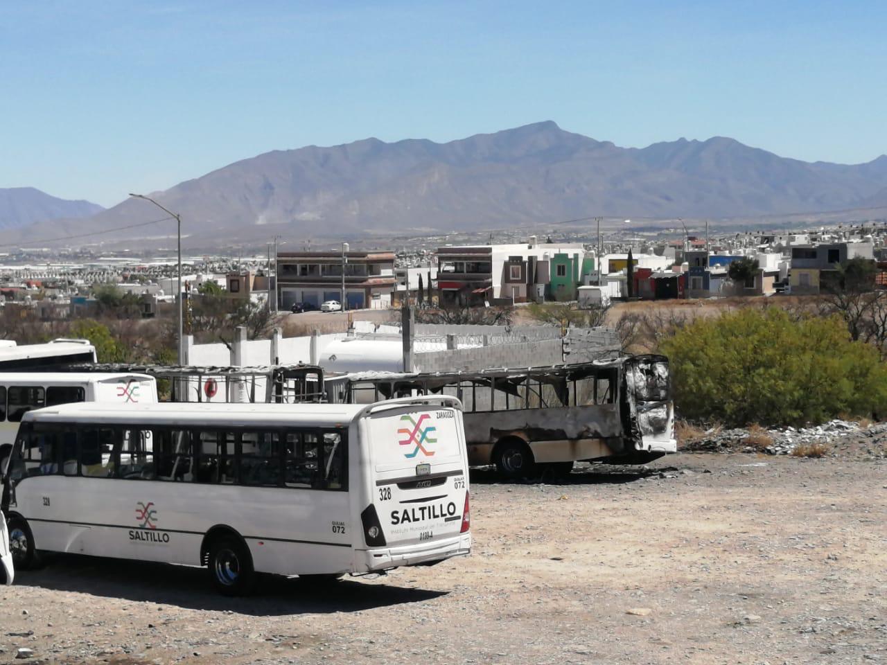 Se calcinan dos unidades de la ruta Zaragoza en Saltillo