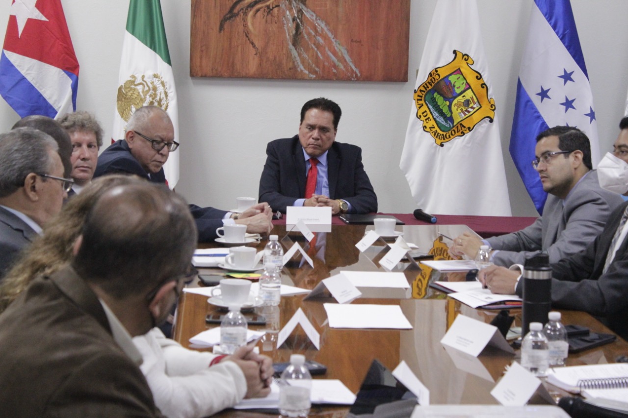 FGE Coahuila presenta a cónsules de Centroamérica técnicas para identificación de migrantes