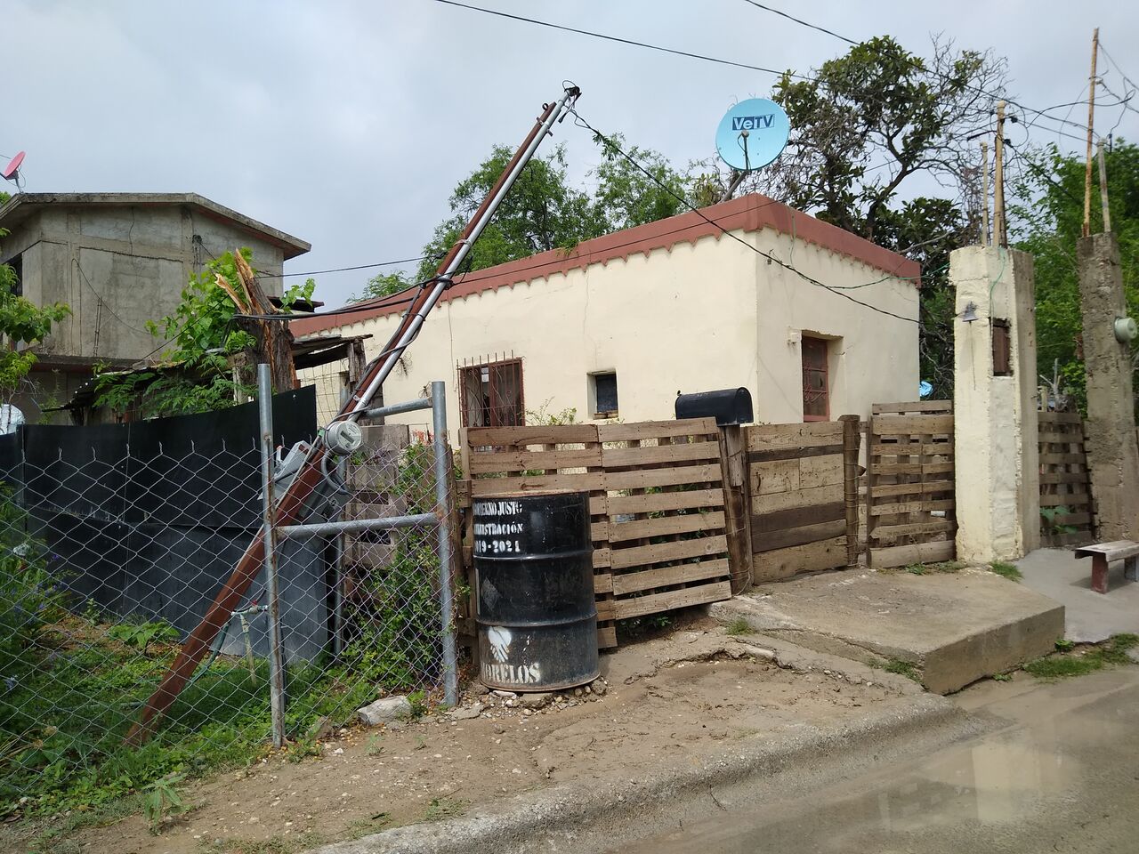 Torbellino afecta a empresas y viviendas en municipio de Morelos, Coahuila