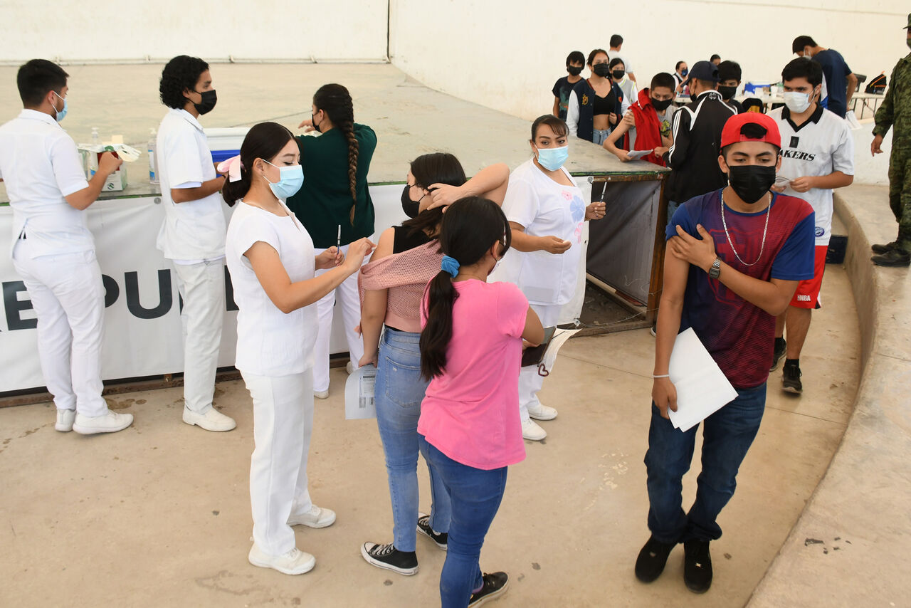 Arranca vacunación antiCOVID para menores de 12 a 14 años en Torreón
