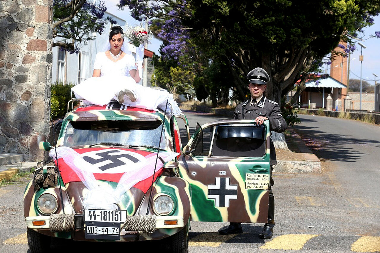 Celebran boda con temática nazi en Tlaxcala