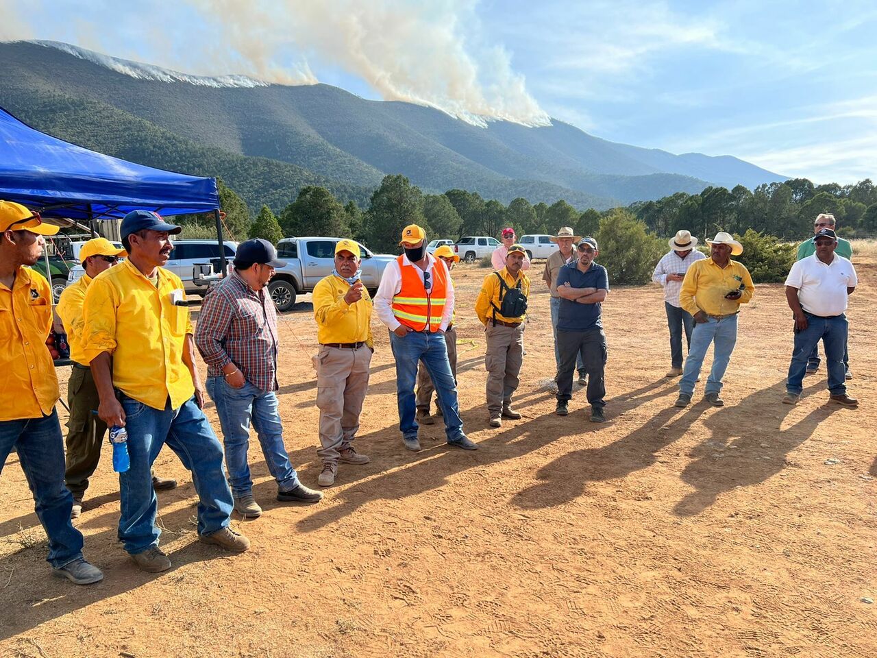 Instalan centros de acopio para apoyar a combatientes de incendio en Saltillo