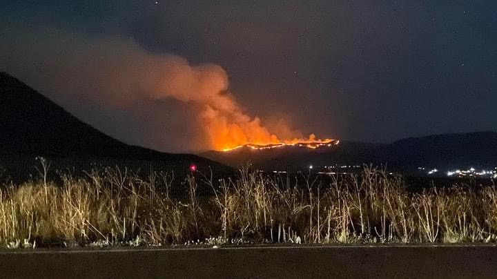 Ya suman 160 hectáreas consumidas por el fuego en Arteaga