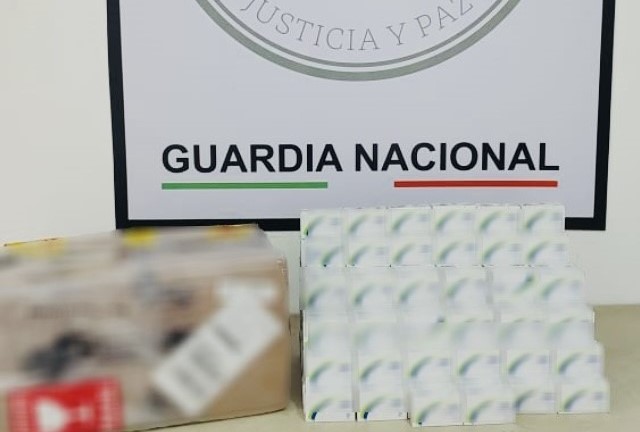 En Torreón, binomio canino de Guardia Nacional detecta 12 mil comprimidos de medicamento controlado