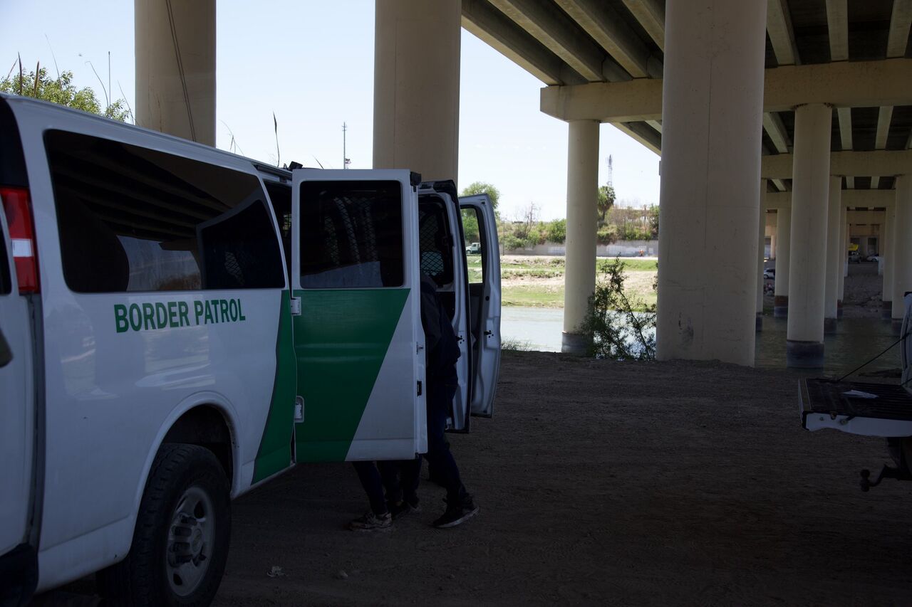 Patrulla Fronteriza detiene a 631 migrantes durante el fin de semana en sector Del Rio