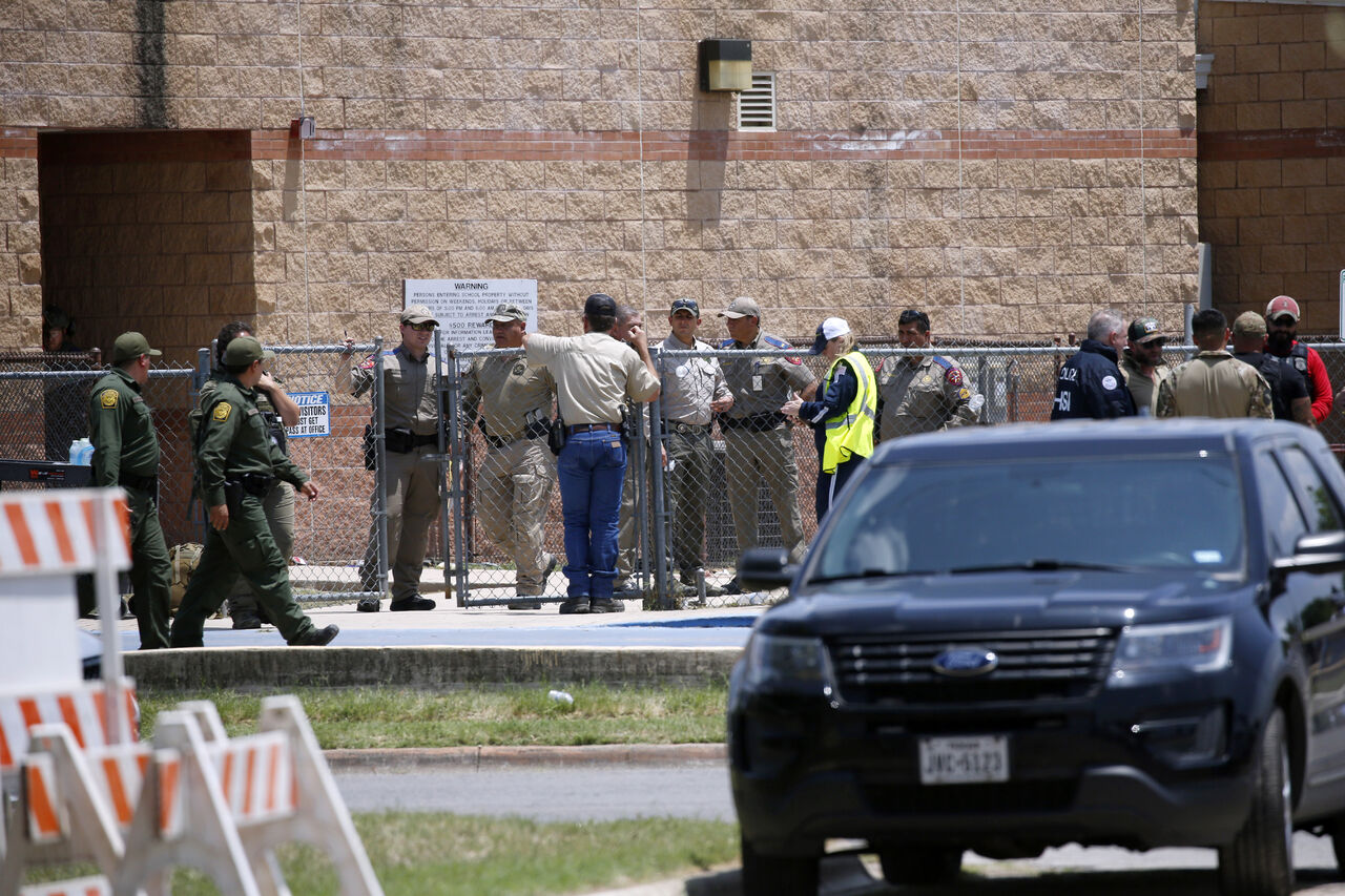 Policía de Uvalde actualiza a 21 cifra de víctimas tras tiroteo en Texas