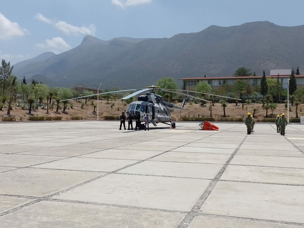 Alrededor de 150 elementos del Ejército trabajan en combate de incendios en Coahuila