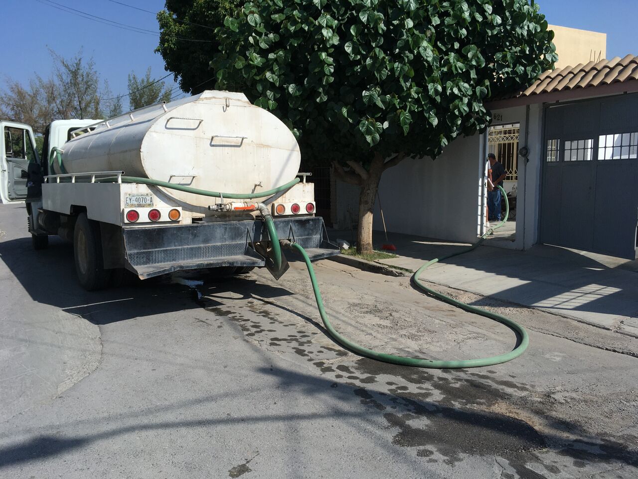 Acarreo de agua en pipas cuesta a Torreón 400 mil pesos semanales