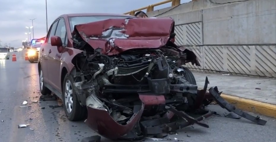 Dormita al conducir y se impacta contra camión repartidor en Ramos Arizpe