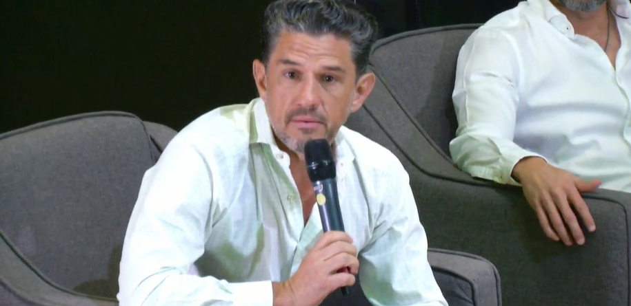 Alejandro Irarragorri y Dante Elizalde realizan foro de preguntas con aficionados de Santos