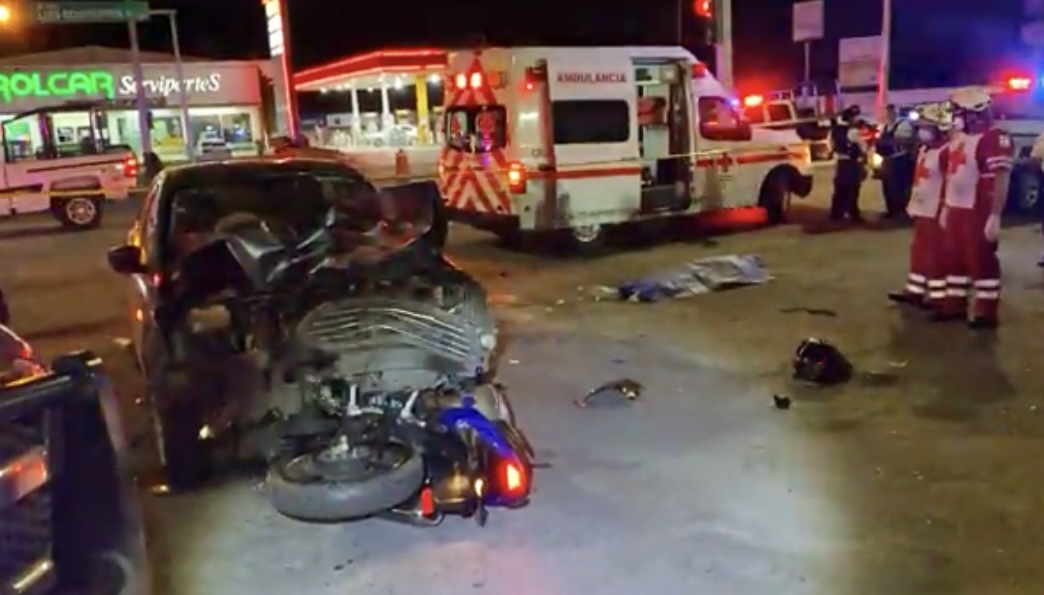 Motociclista pierde la vida en Saltillo al ignorar el semáforo en rojo