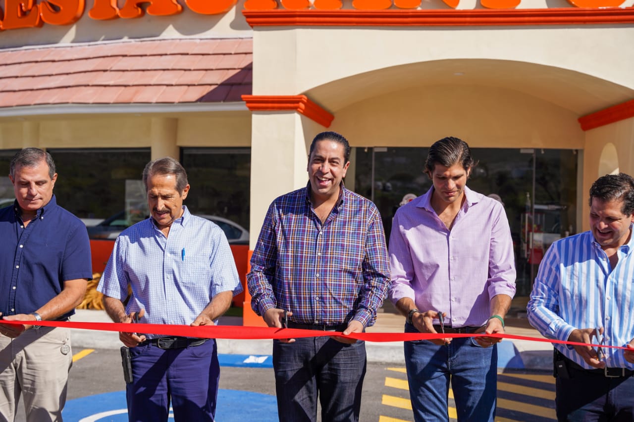 Inauguran restaurante en Ramos Arizpe