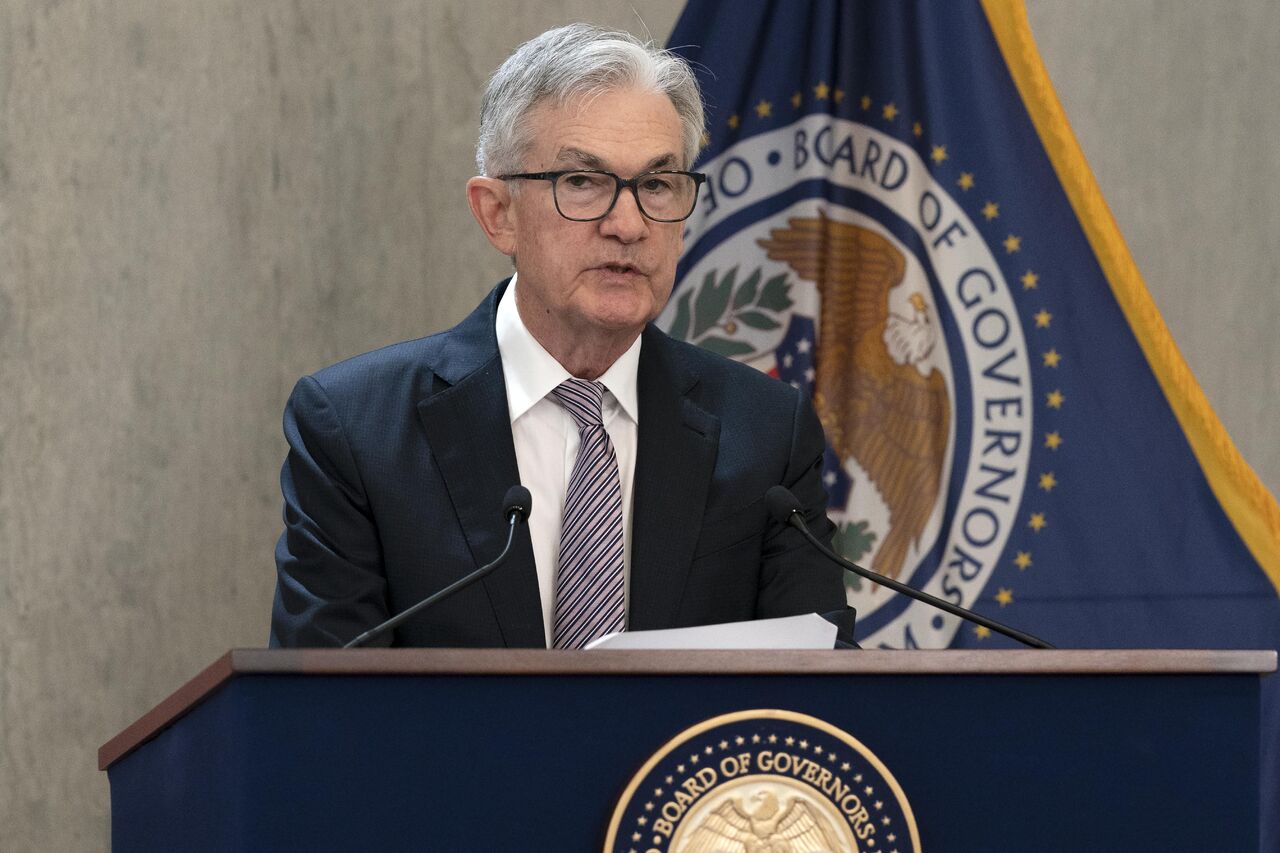 Jerome Powell enfrenta críticas e interrogantes por su mandato en la Fed
