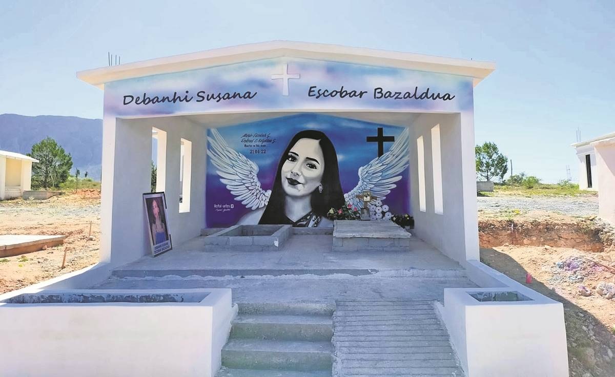 Pintan mural en honor a Debanhi Escobar en su capilla