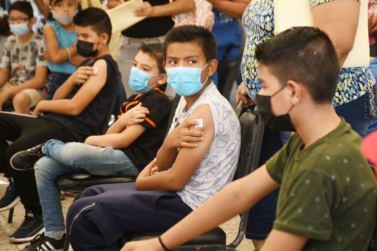 Sin fecha, vacunación antiCOVID para menores de 5 a 11 años en región Centro