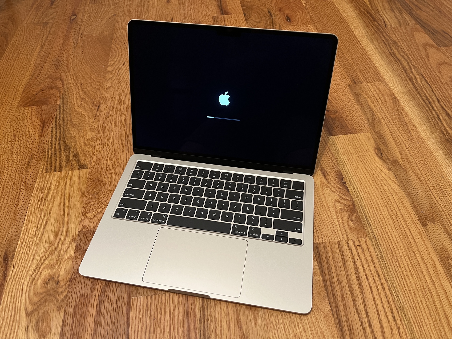 Nuevo MacBook Air de Apple: un elegante diseño renovado y la potencia de M2