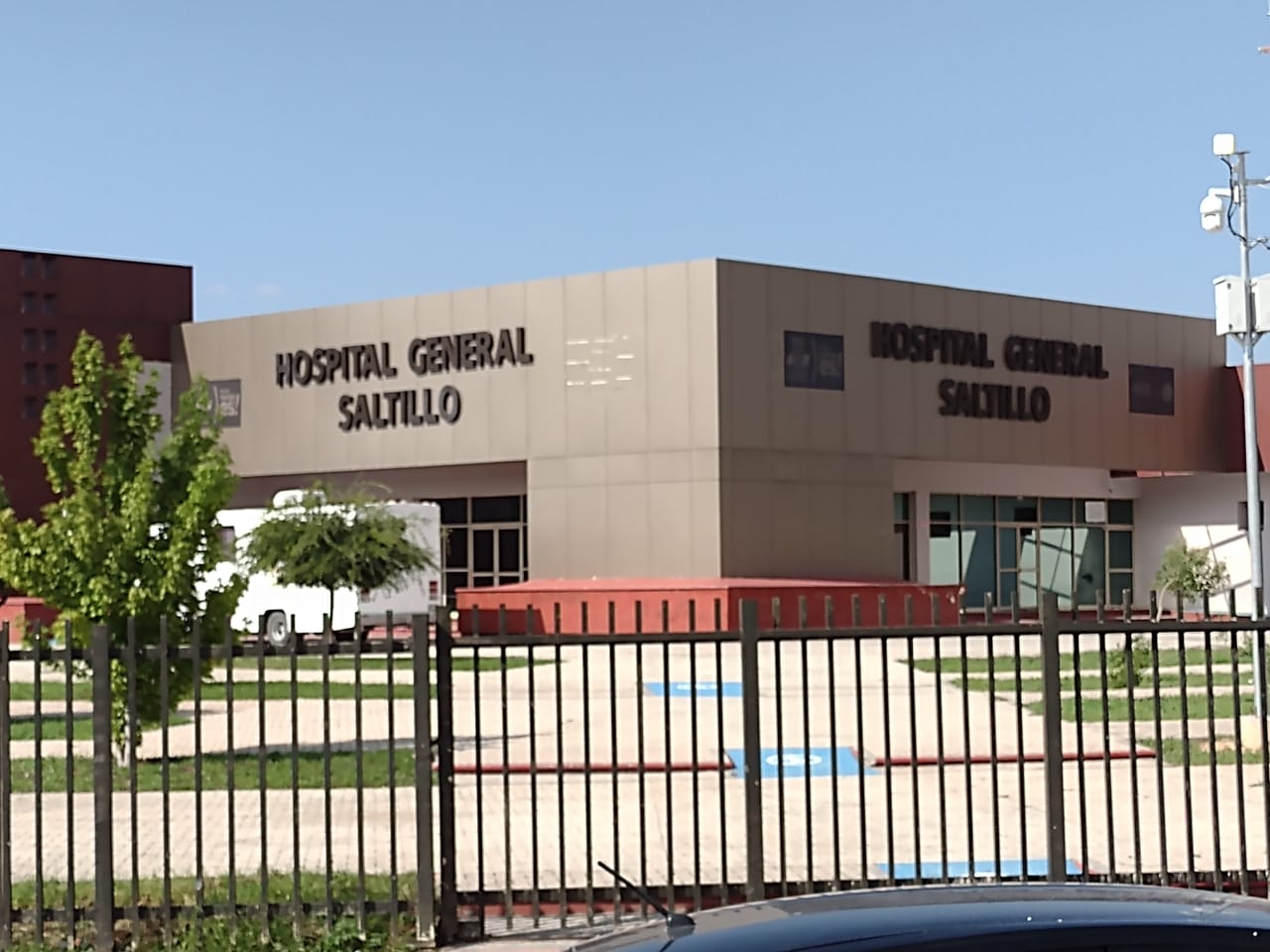 Agreden a migrante con arma blanca en Saltillo, lo internan grave en Hospital General