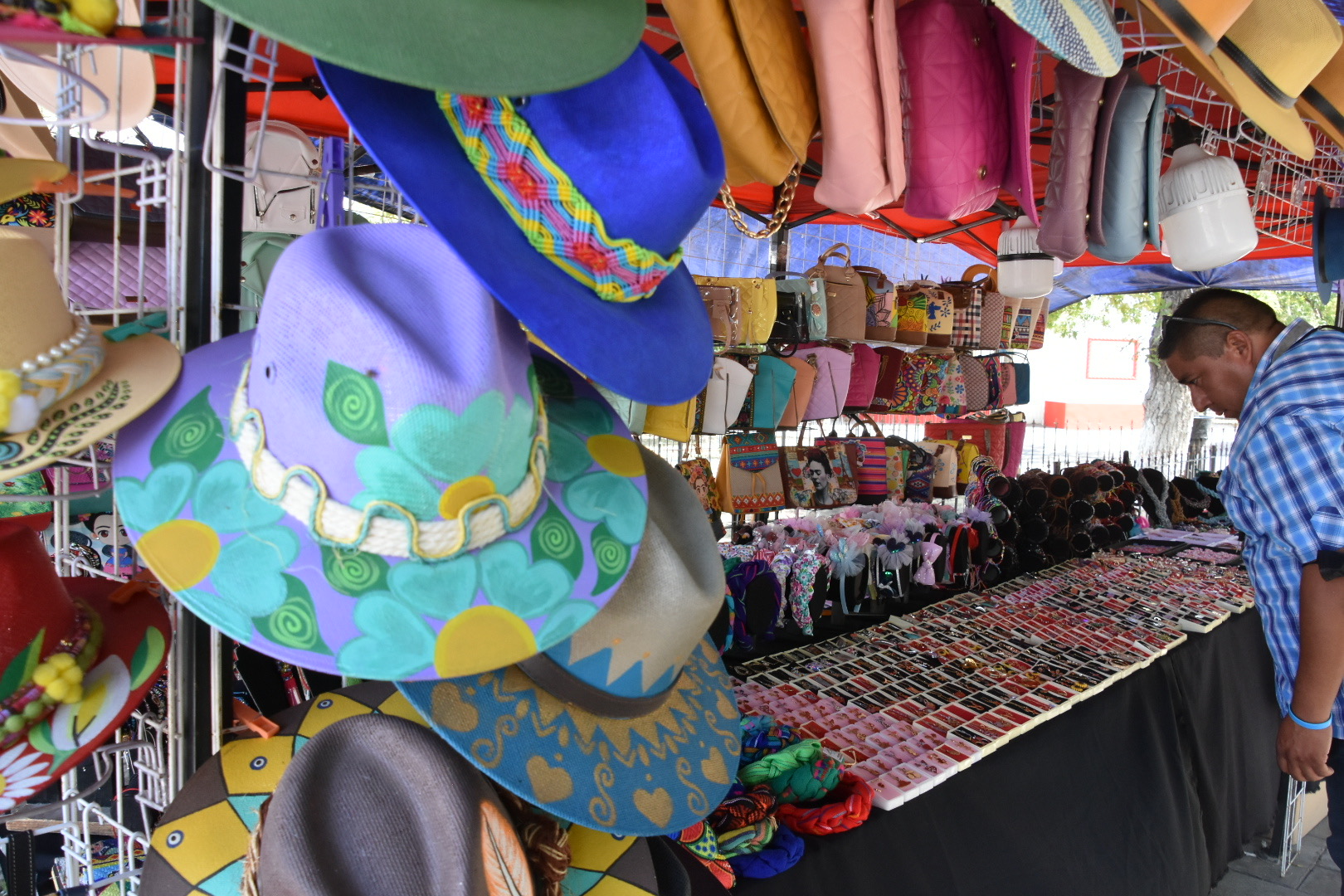 Inauguran exposición de artesanías de Guanajuato