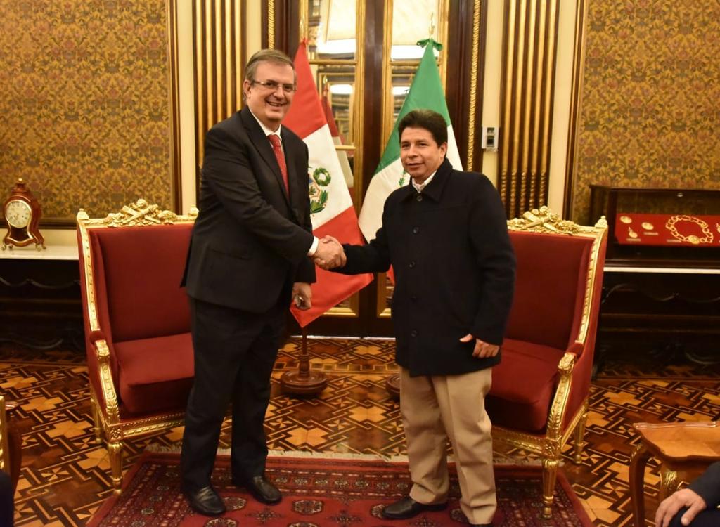 Ebrard se reúne con el presidente Pedro Castillo de Perú