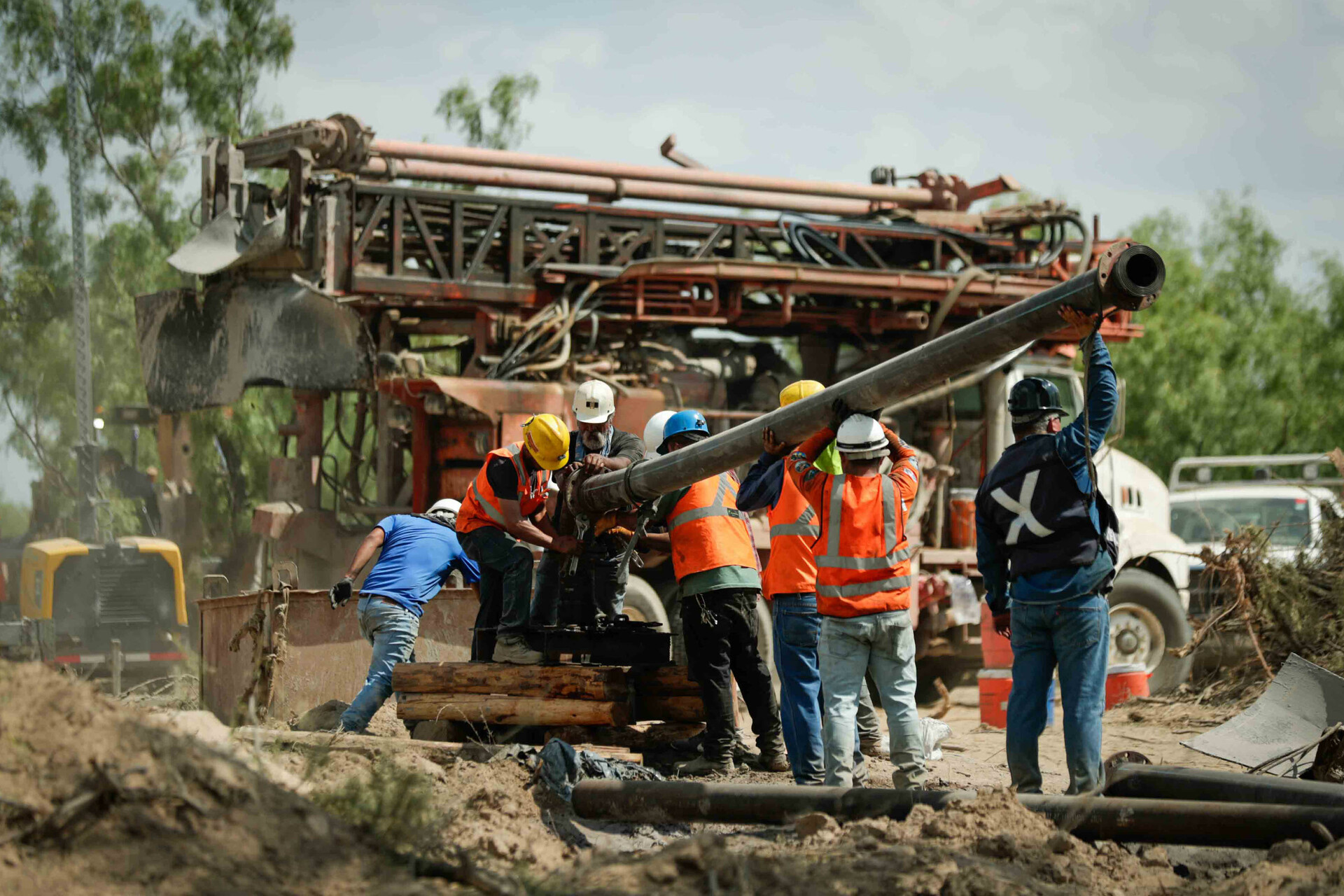 Sedena estima iniciar rescate de mineros en Sabinas 'a mediados de esta semana'