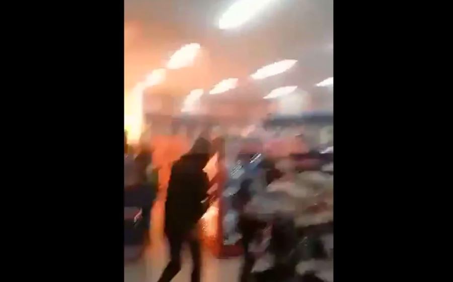 'Pura gente del señor Mencho', dicen hombres al incendiar tienda