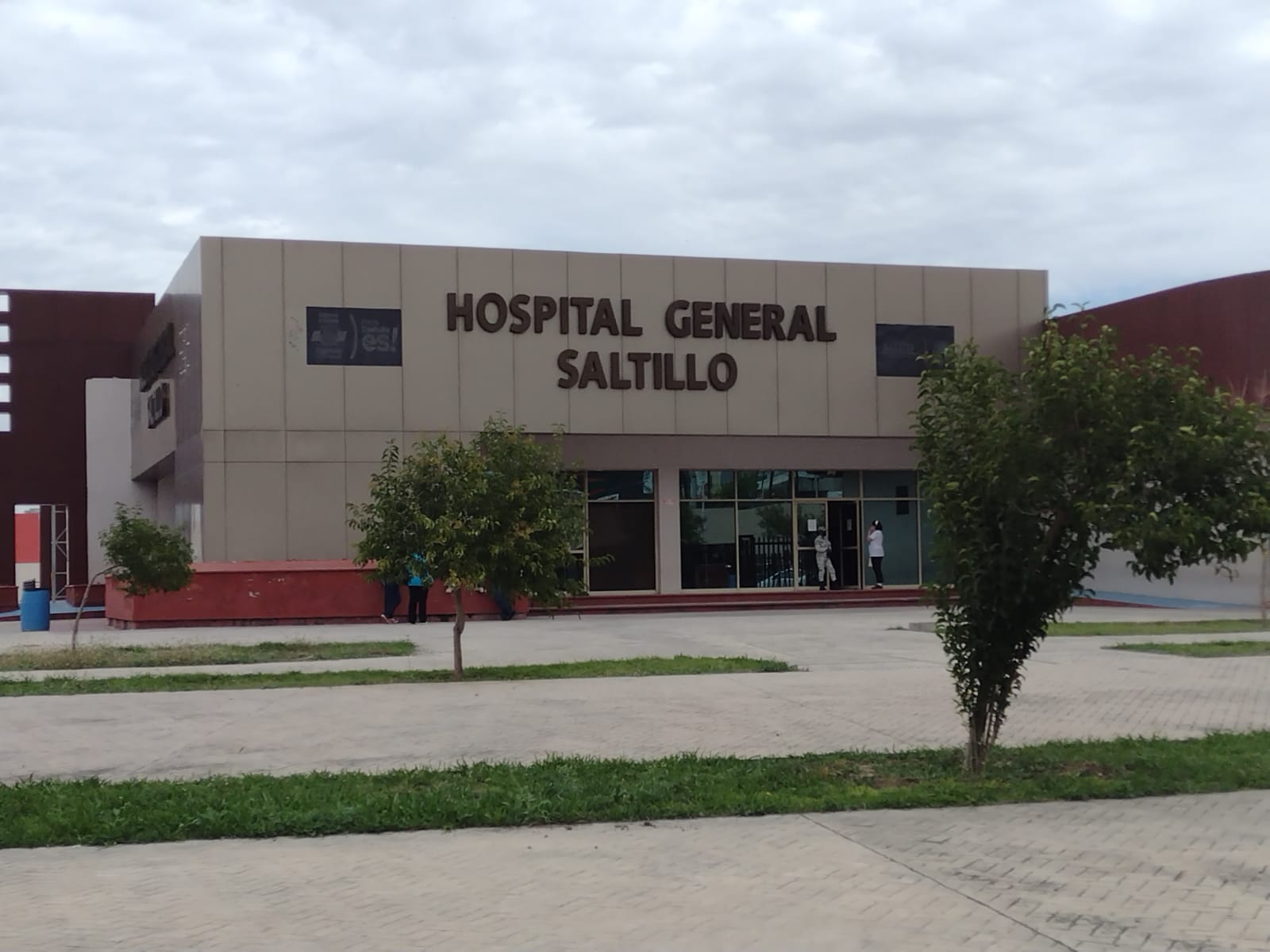 Hombre muere en la cama de un hospital en Saltillo