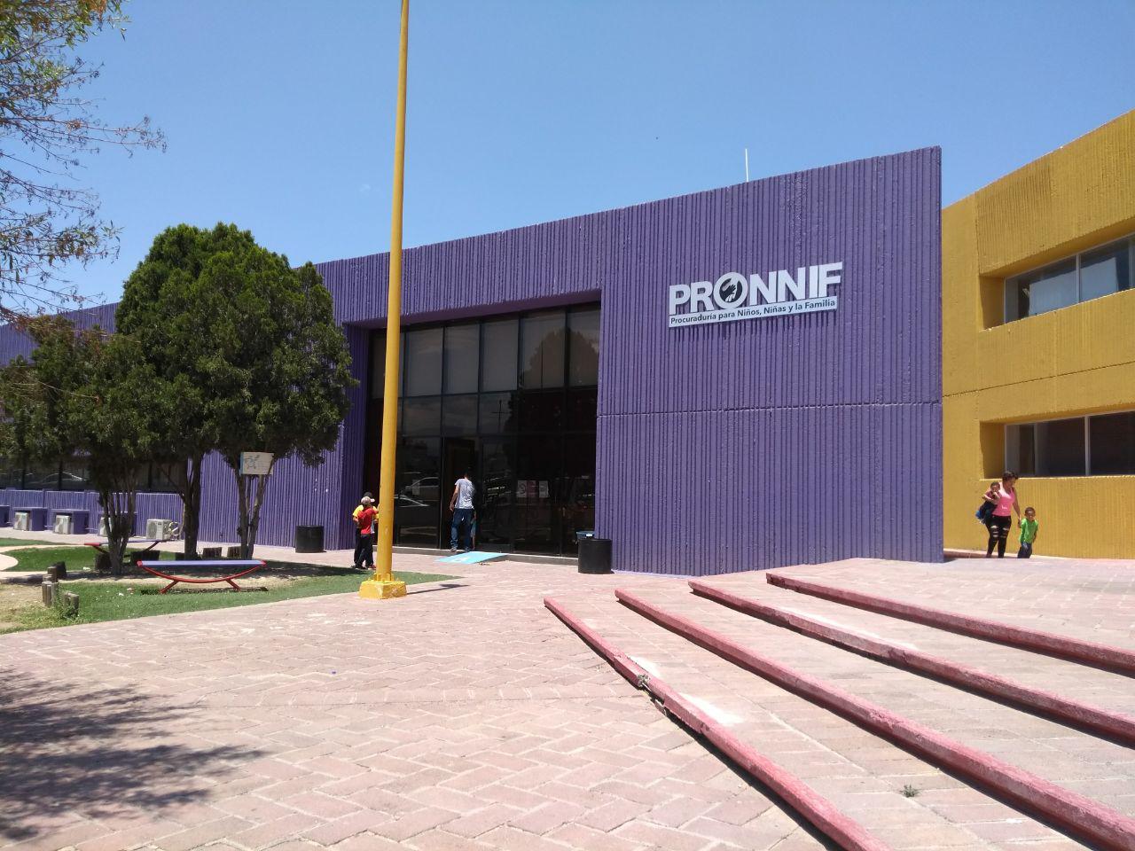 Pronnif abre indagación tras reporte de menores intoxicados en Torreón